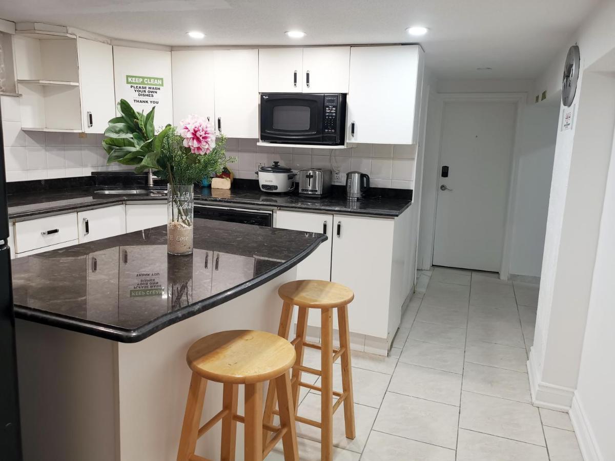Tidy Private Rooms With Full Kitchen Toronto Zewnętrze zdjęcie