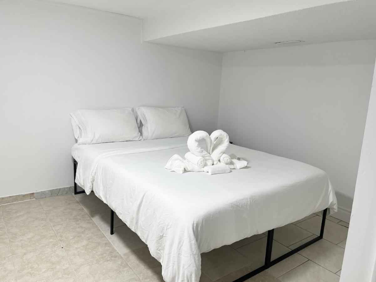 Tidy Private Rooms With Full Kitchen Toronto Zewnętrze zdjęcie