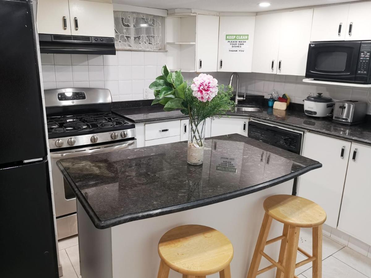 Tidy Private Rooms With Full Kitchen Toronto Zewnętrze zdjęcie